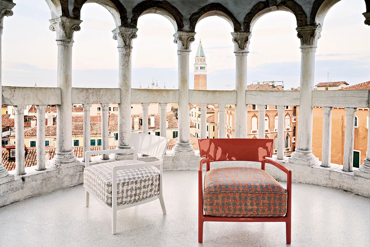 Kartell Cara — модель в интерьере — изображение 2