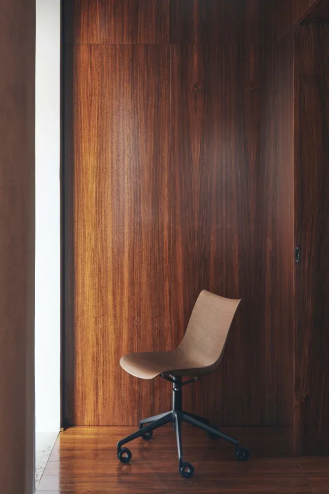 Kartell Wood — модель в интерьере — изображение 1