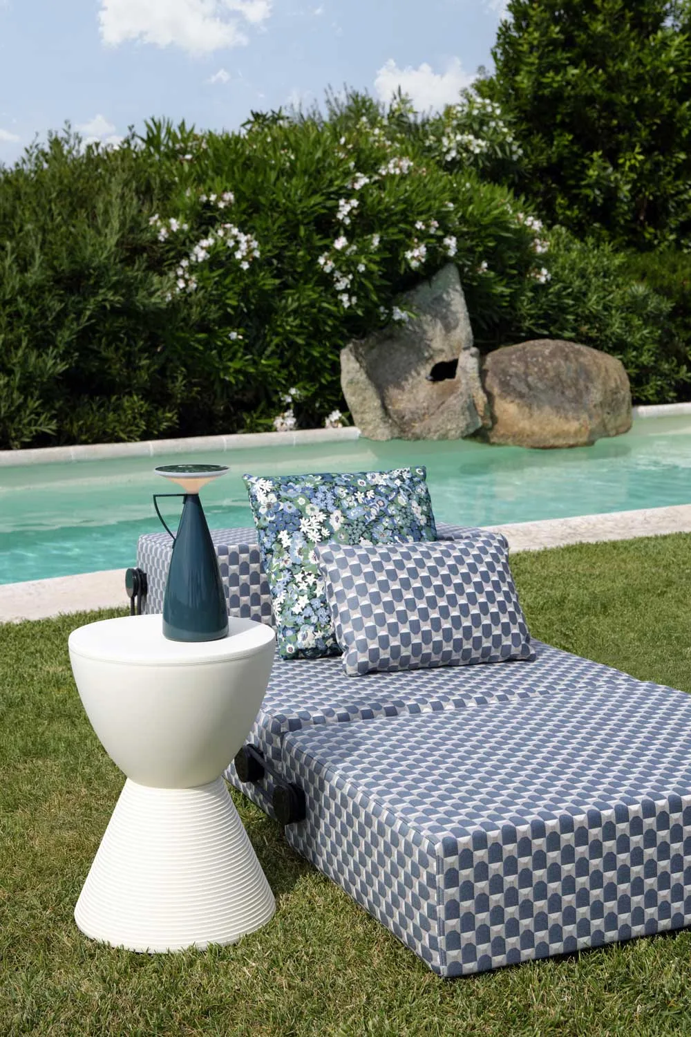 Kartell Camomille — модель в интерьере — изображение 4