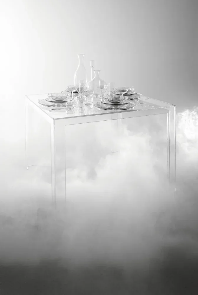 Kartell Invisible — модель в интерьере — изображение 4