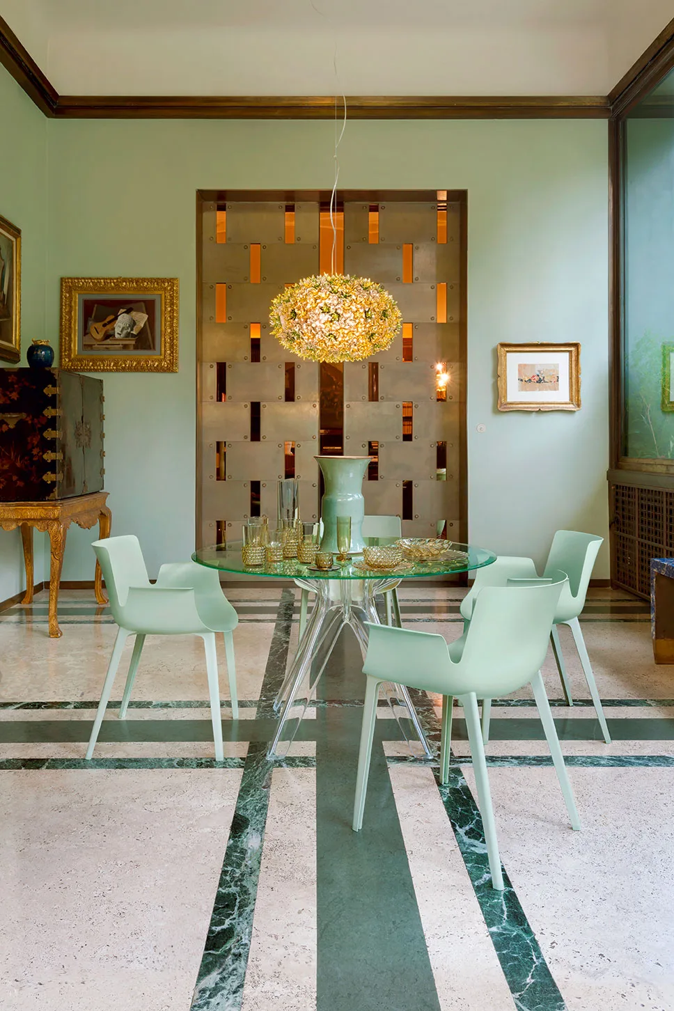Kartell Piuma — модель в интерьере — изображение 5