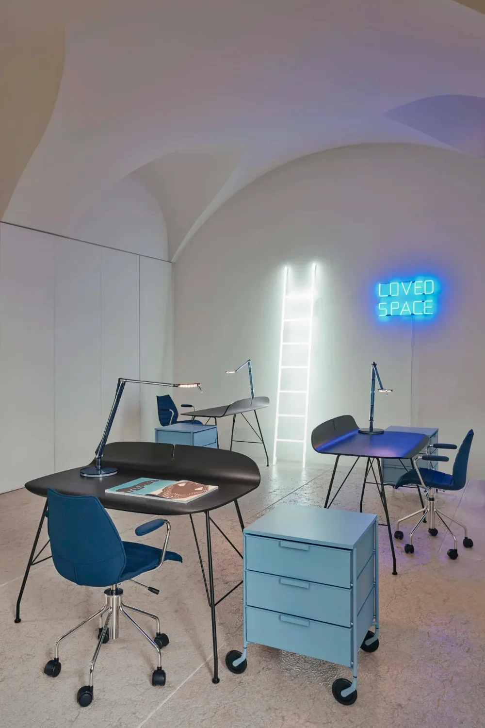 Kartell Maui — модель в интерьере — изображение 1