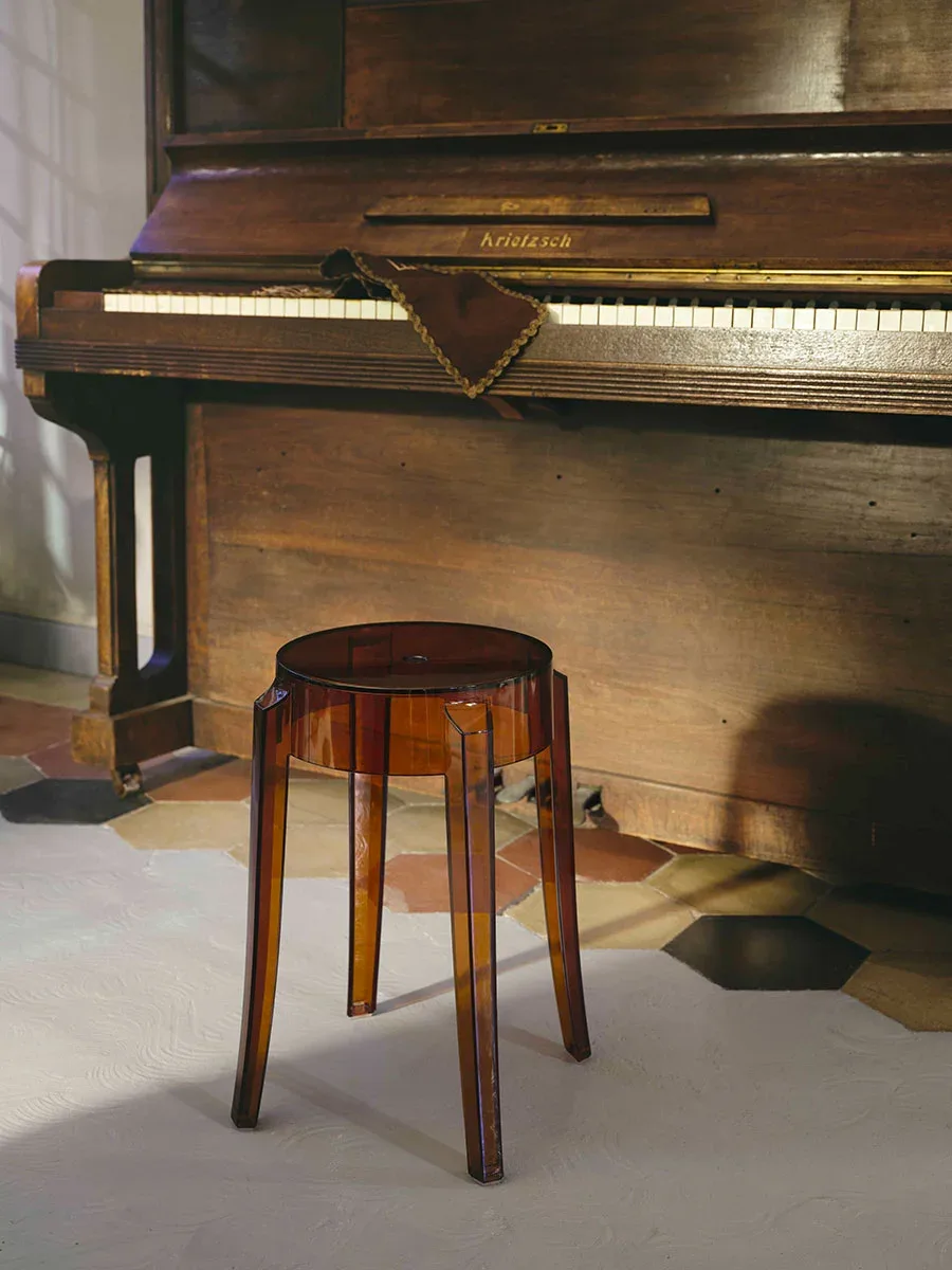 Kartell Charles Ghost — модель в интерьере — изображение 6
