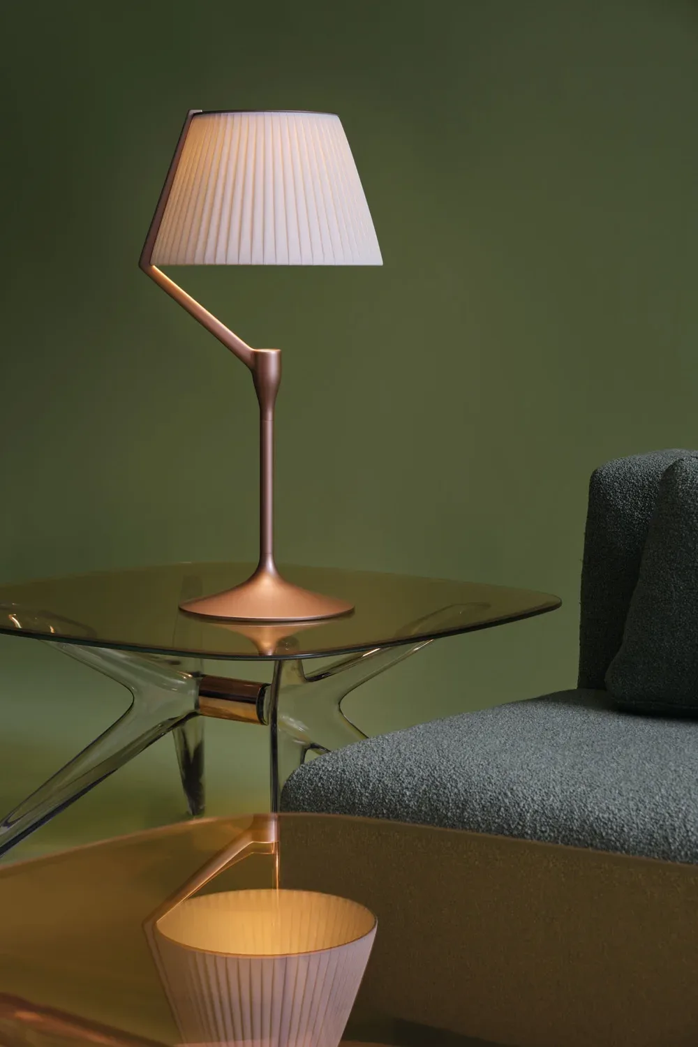 Kartell Angelo stone — модель в интерьере — изображение 4