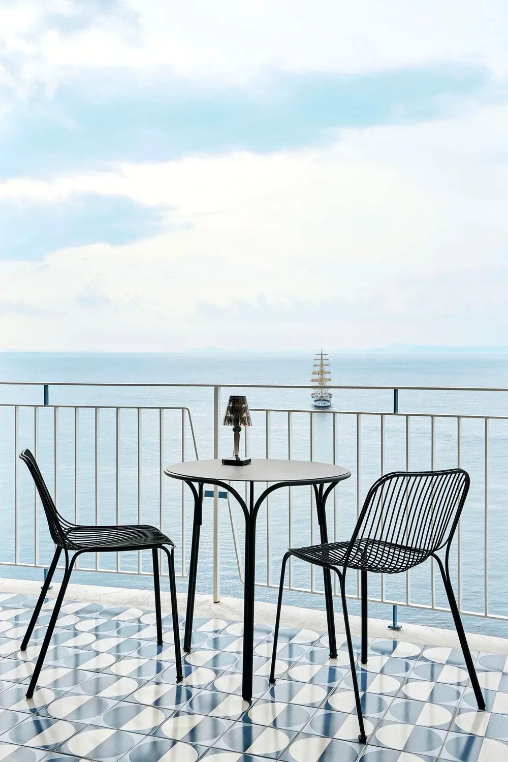 Kartell Hiray — модель в интерьере — изображение 23