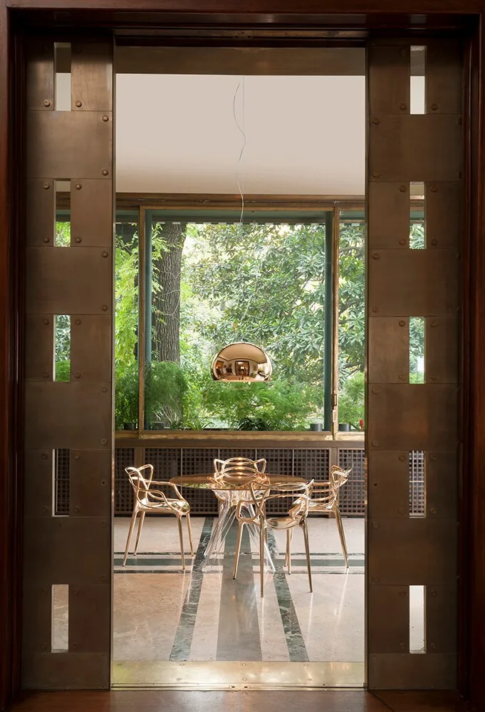 Kartell FL/Y — модель в интерьере — изображение 5