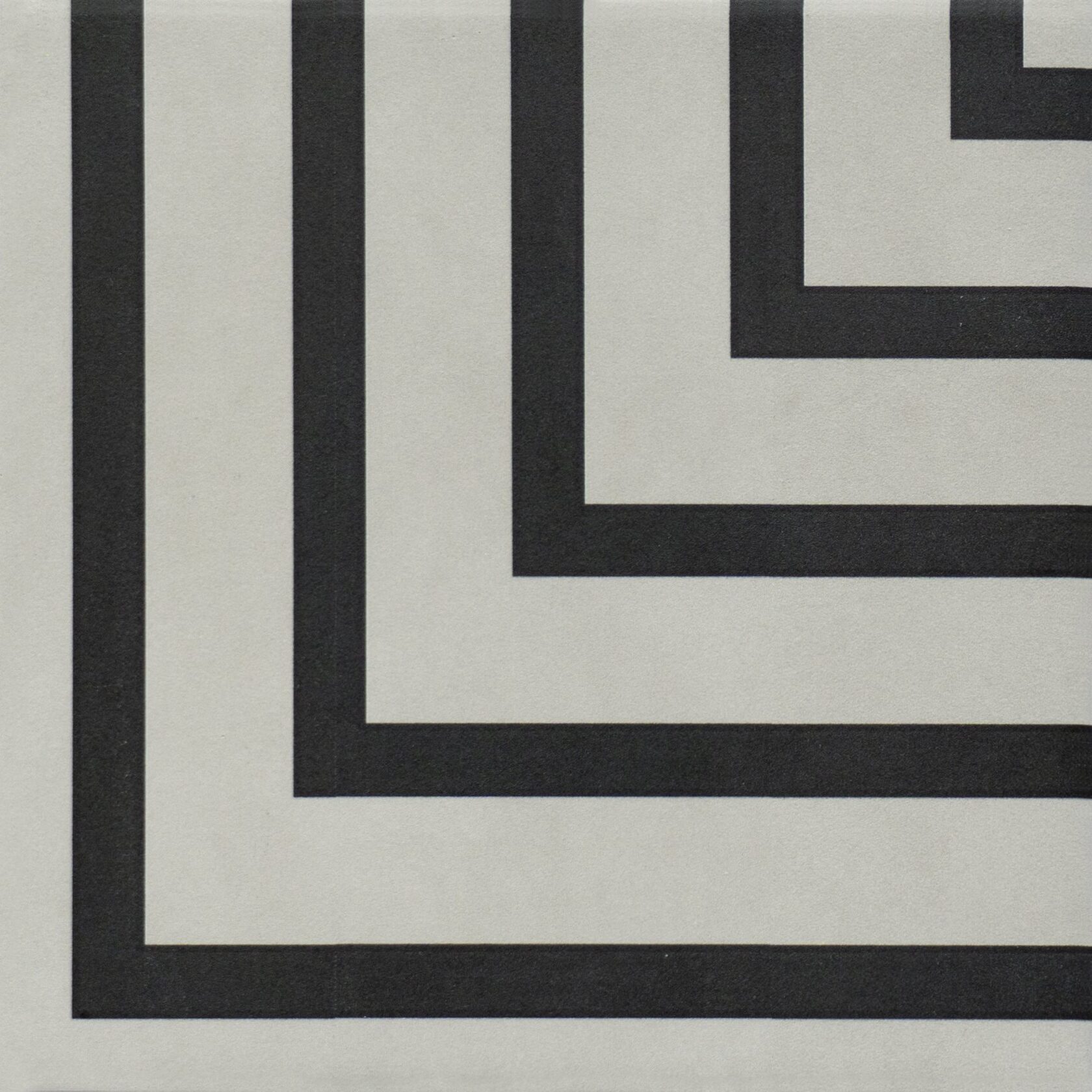 Grigio Tonalite, Labyrinth