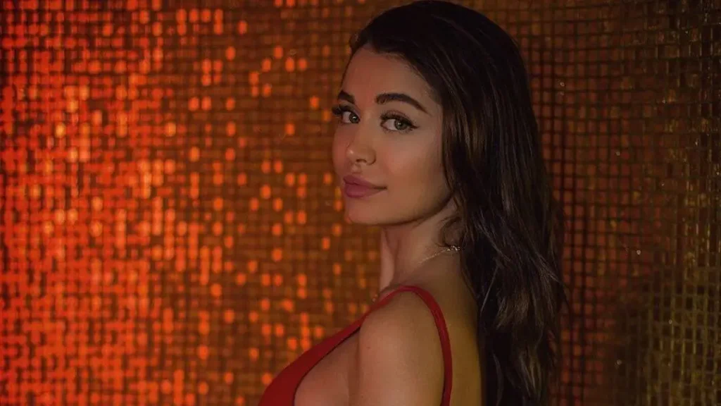 Mira - самая популярная стримерша 2024-го. Что мы о ней знаем?