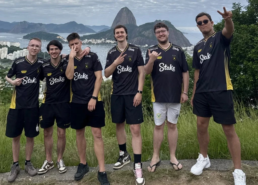 IEM Rio. Spirit против Falcons за плей-офф, 3DMAX - Liquid на вылет