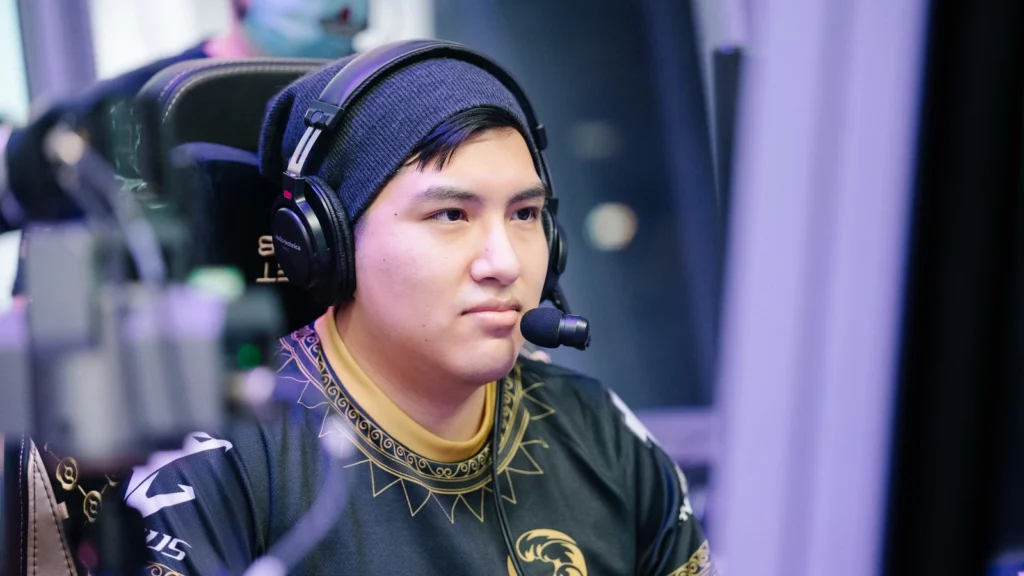 Stinger: «Я отзываю согласие на использование моего изображения в интимном или сексуальном контексте»