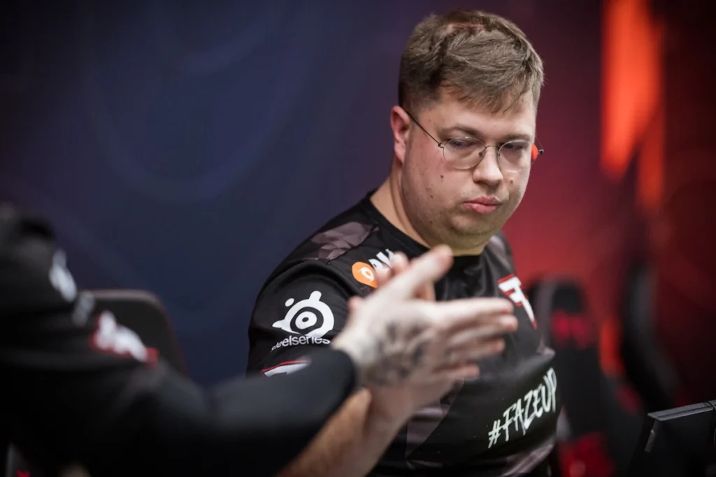 Mauisnake: «2026-ой стал годом арок искупления для капитанов. Jame, blameF, arT, HooXi, а теперь и karrigan»