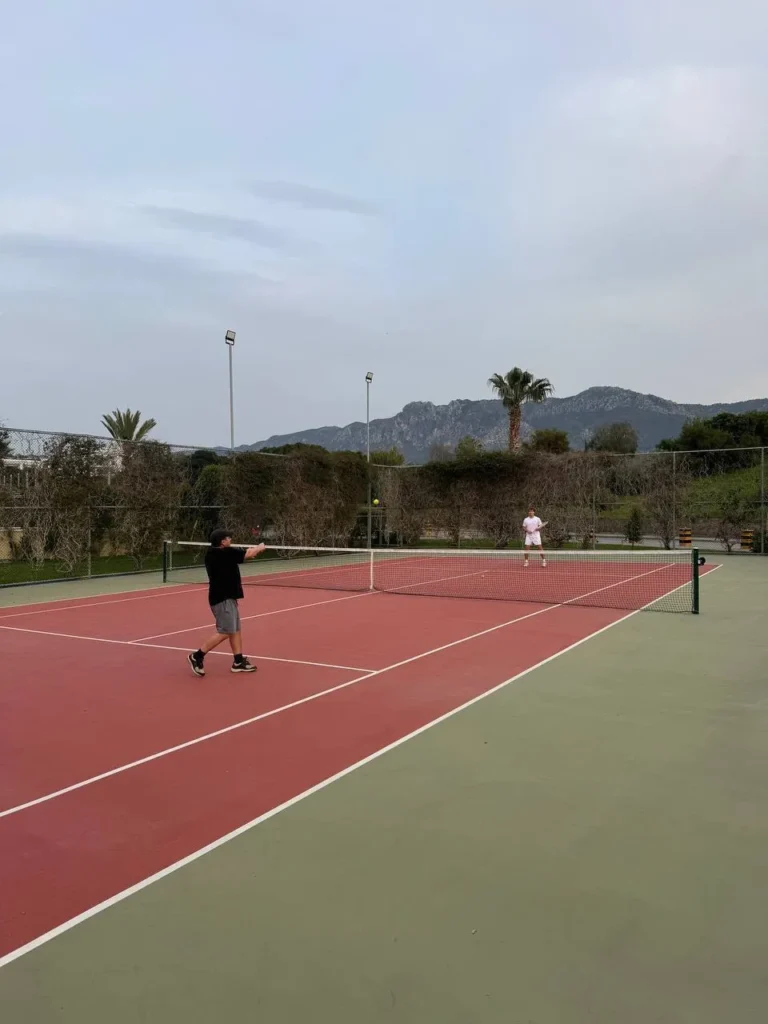 Андрей Гайдулян и Илья Exile сыграли в теннис на Кипре