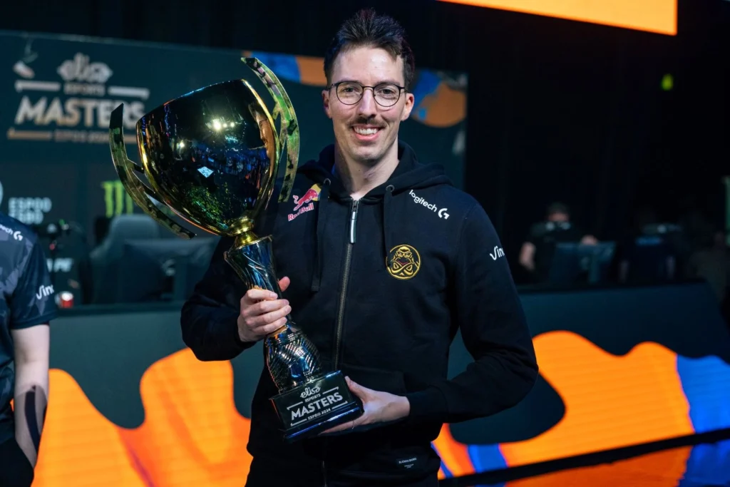 Enkay J стал новым тренером FaZe