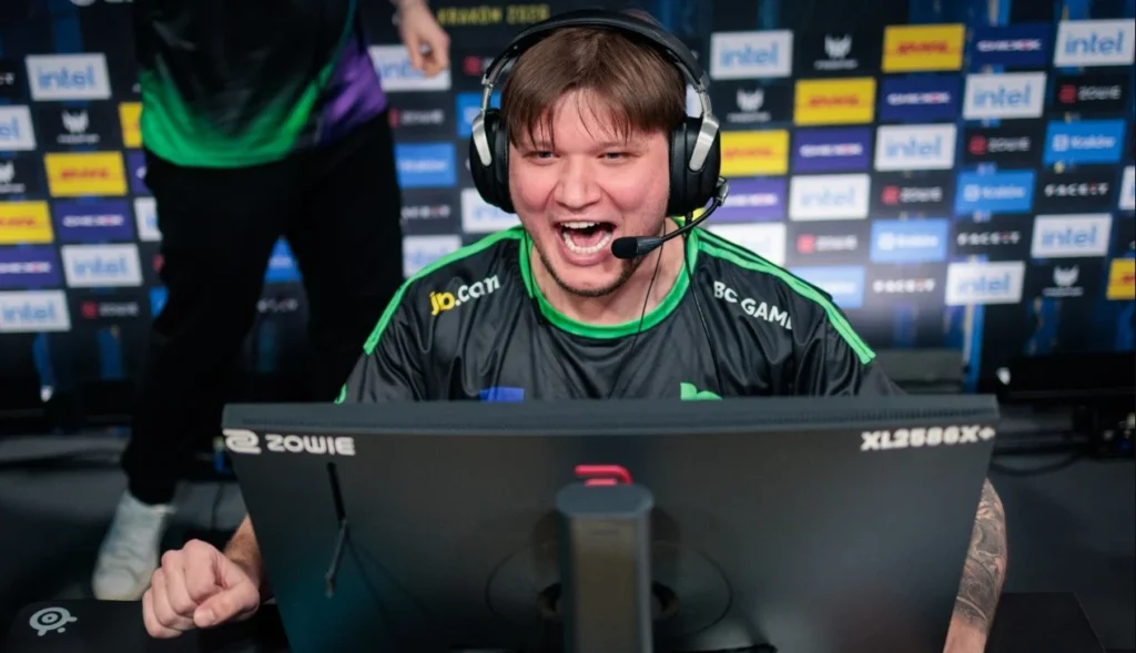 638 Elo потерял s1mple при калибровке 8-го сезона FACEIT