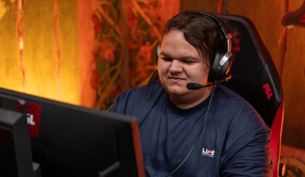 RAMZES: «Mangekyou разрешили выступить на DreamLeague. Даже 322 *** играть дают»
