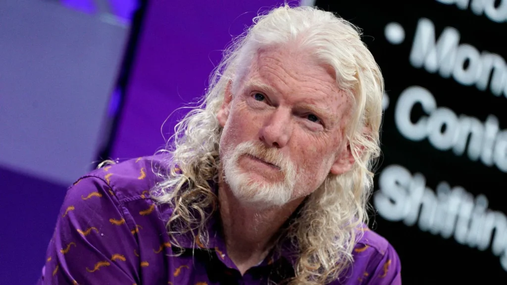 «Это не нарушает наши правила». Гендиректор Twitch прокомментировал стрим с «человеком-питомцем»