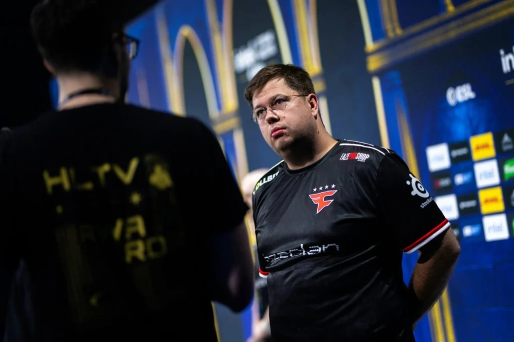 M0nesy: «Karrigan красавчик. Очень умный, мудрый и интересный»