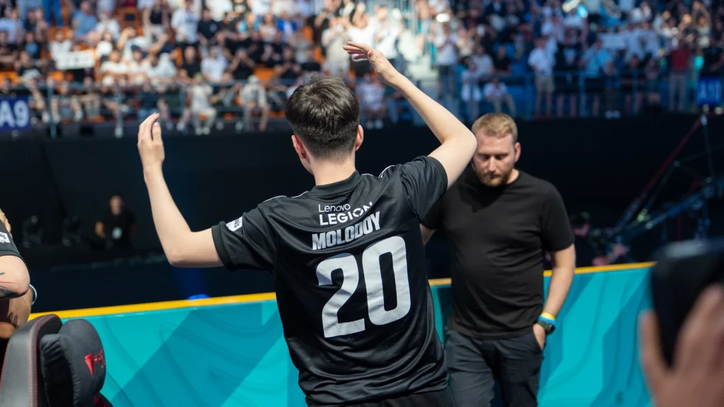 Molodoy, m0NESY, sh1ro - s1mple назвал лучших снайперов прямо сейчас