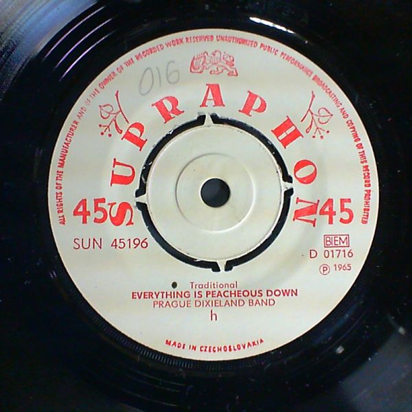 Prague Dixieland Band (Prazhsky Dixieland) — L.Armstrong: Struttin` with some barbecue