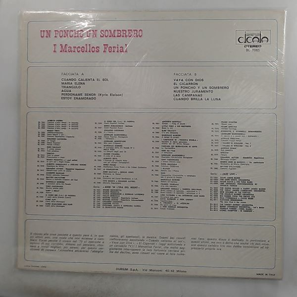 Marcello's Ferial (Los Marcellos Ferial) — Un Poncho Un Sombrero