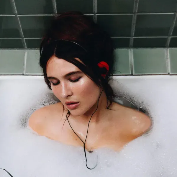 Mimi Webb — Confessions Релиз 2025