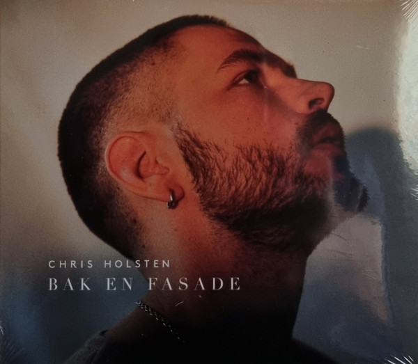 Chris Holsten — Bak en fasade