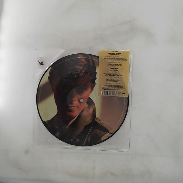 David Bowie — Boys Keep Swinging