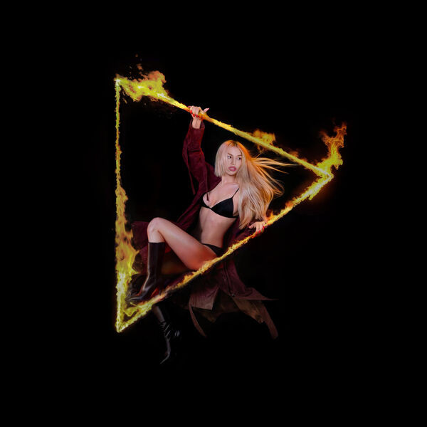 Ava Max — Don't Click Play