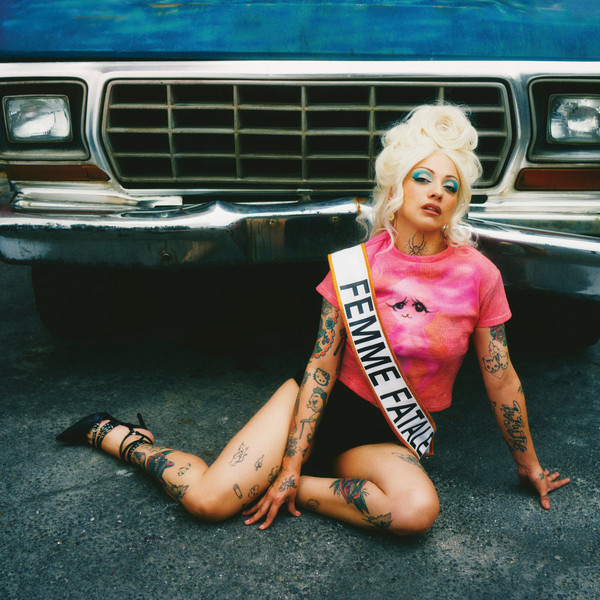 Mon Laferte — Femme Fatale