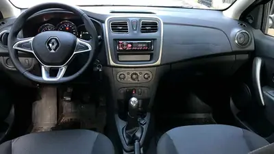 Фото Renault Logan