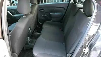Фото Renault Logan
