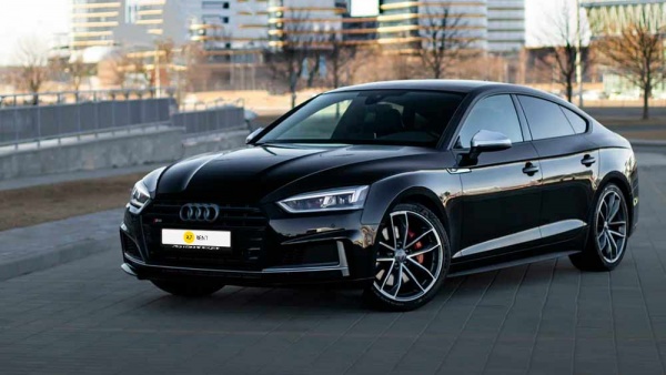 Audi S5 557