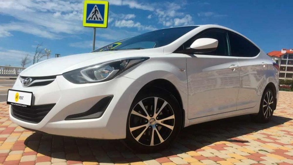 Hyundai Elantra 750