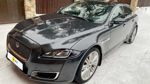 Jaguar XJ