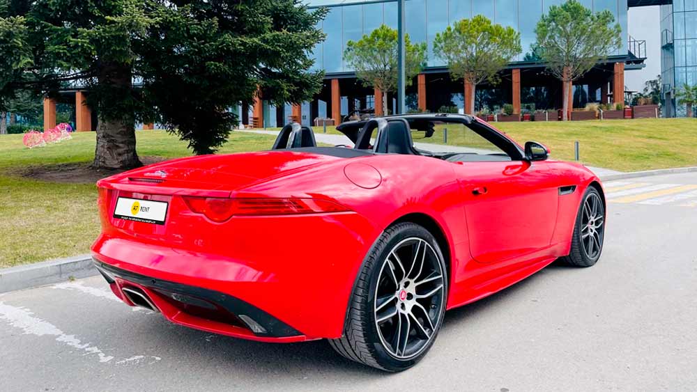 Jaguar F-Type 1210