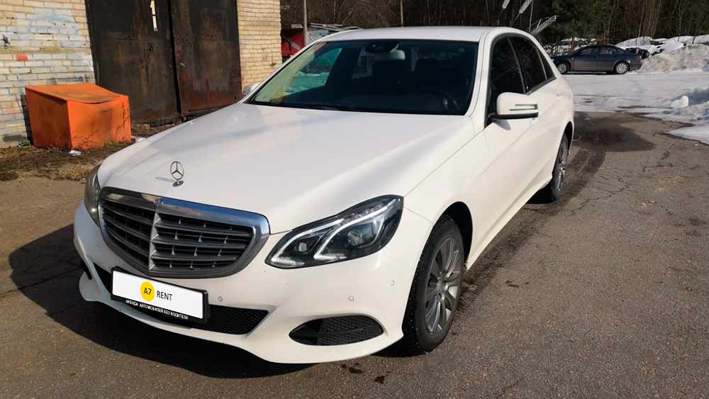 Mercedes-Benz E 1237