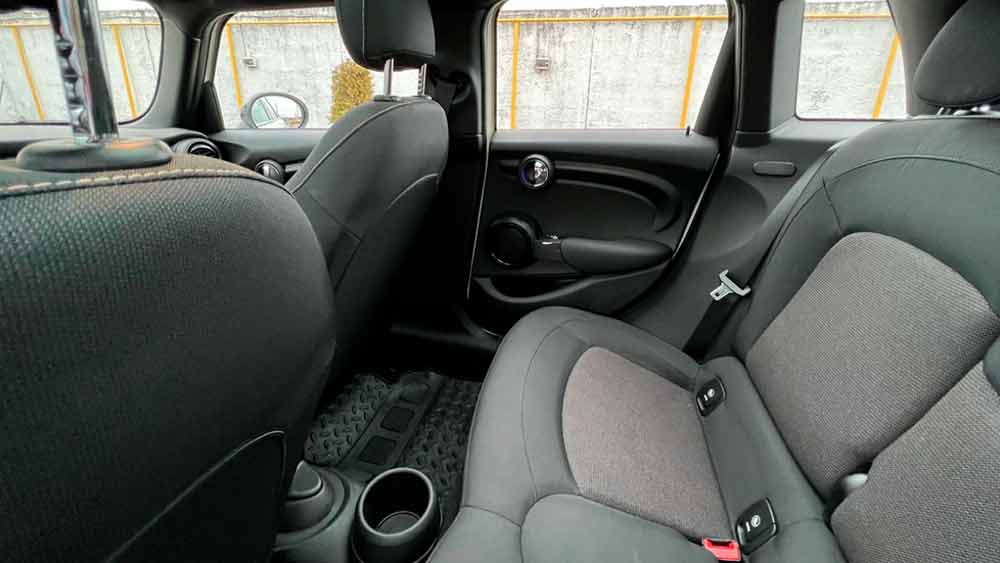 Фото MINI Cooper