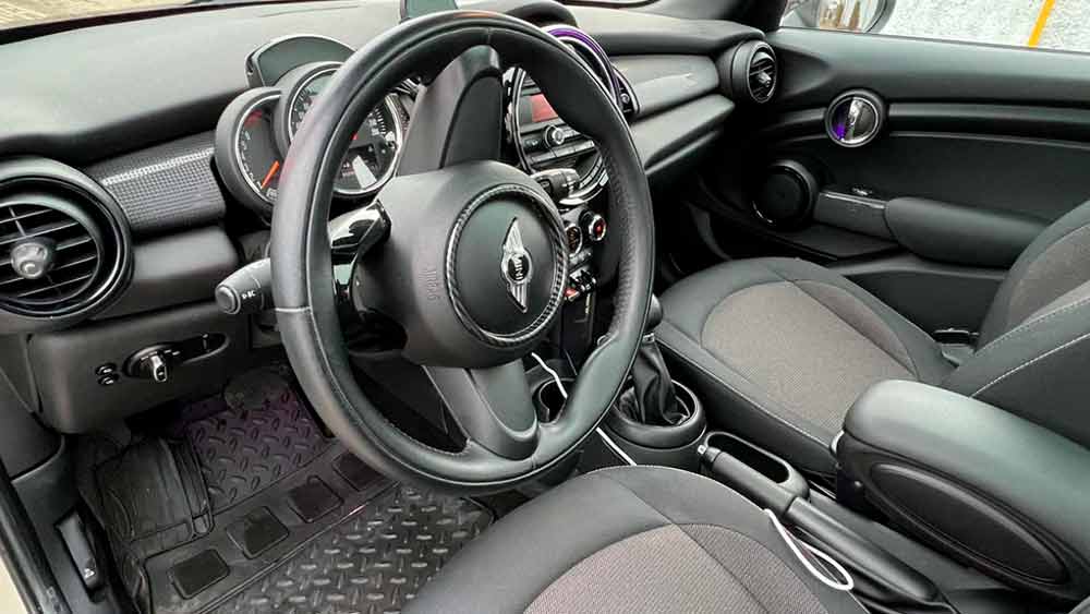 Фото MINI Cooper
