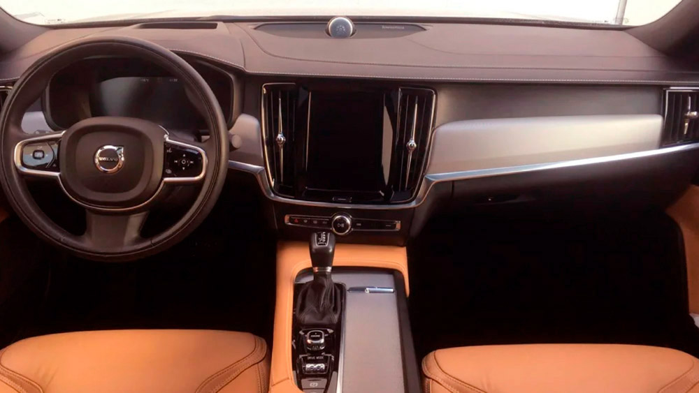 Фото Volvo S90