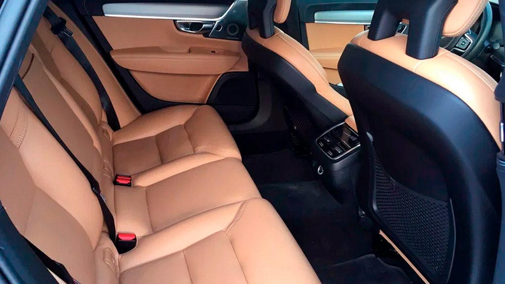 Фото Volvo S90