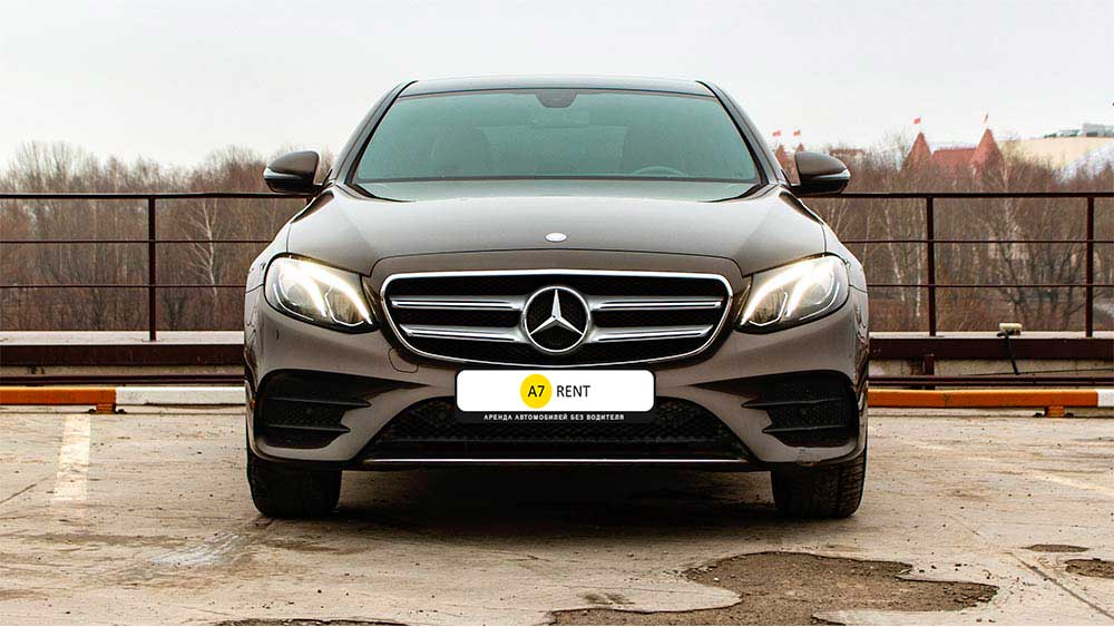 Mercedes-Benz E-Class 218