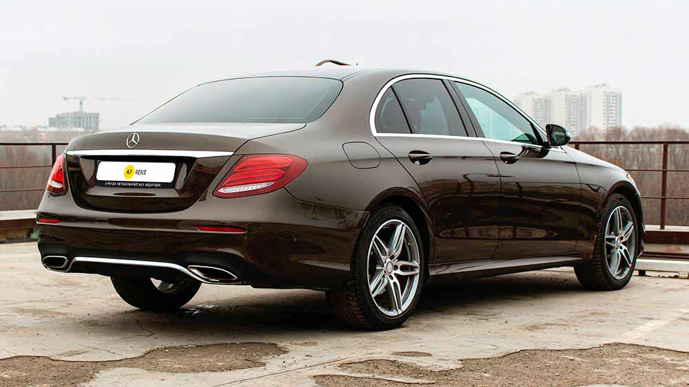 Mercedes-Benz E-Class 218