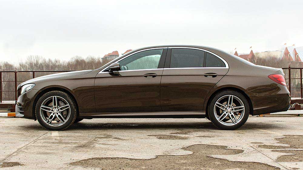 Mercedes-Benz E-Class 218