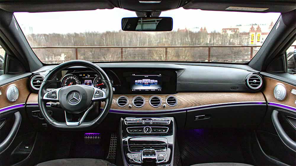 Mercedes-Benz E-Class 218