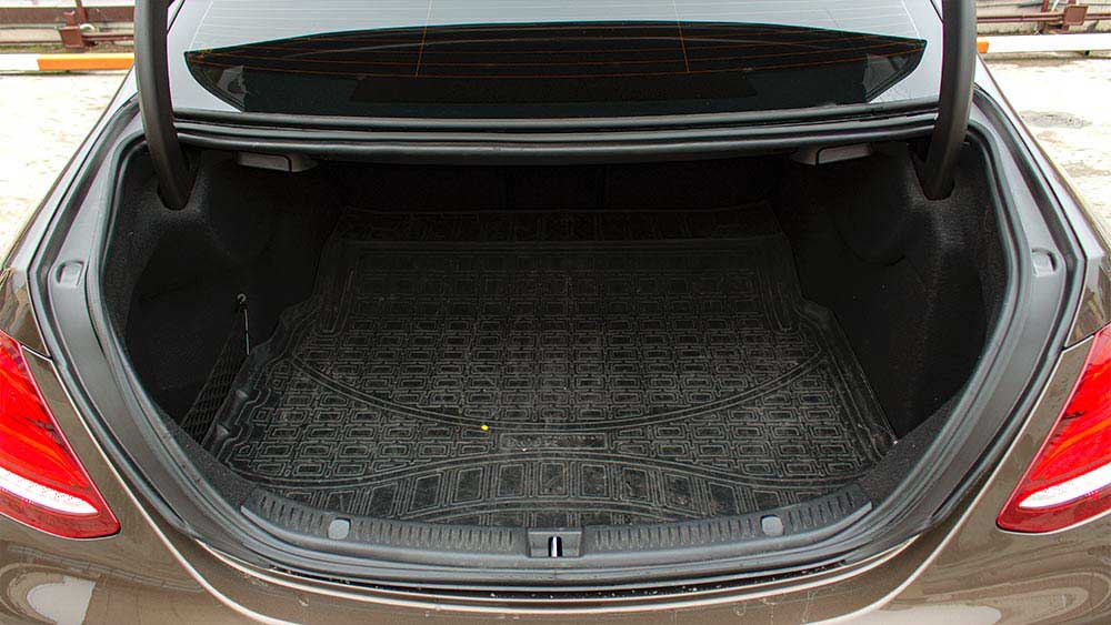 Mercedes-Benz E-Class 218