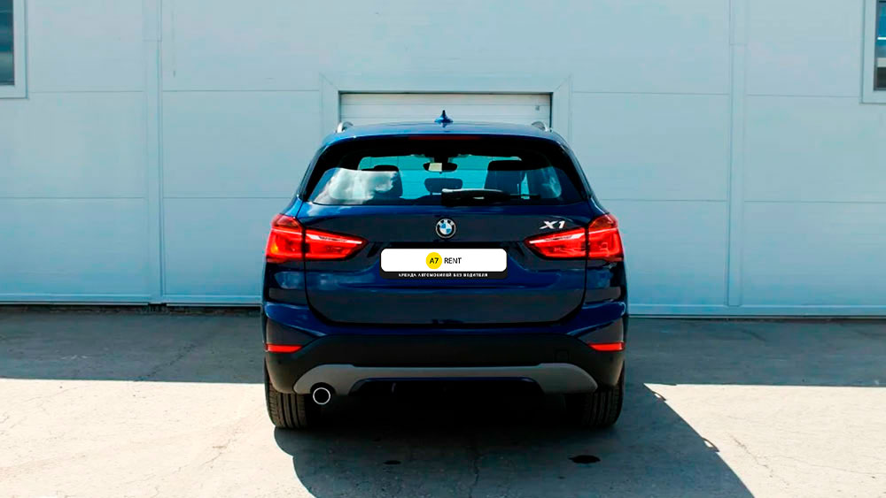 Фото BMW X1