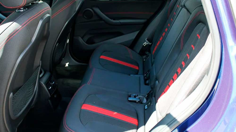 Фото BMW X1
