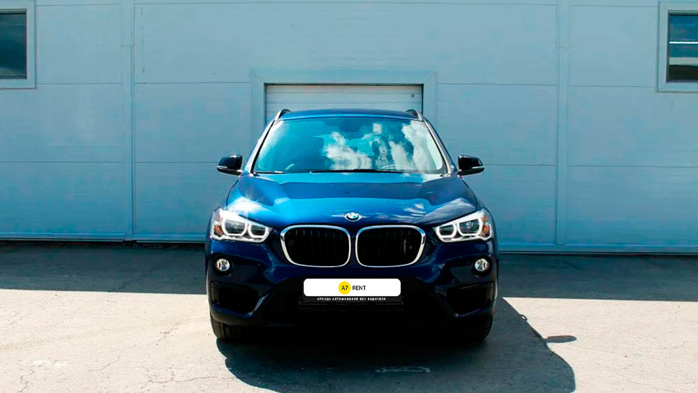 Фото BMW X1