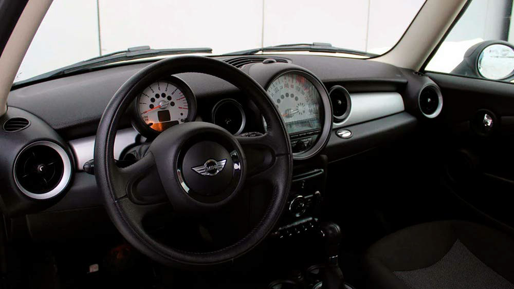 Фото MINI Cooper