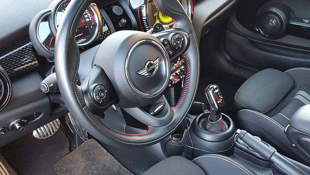 Фото MINI Cooper